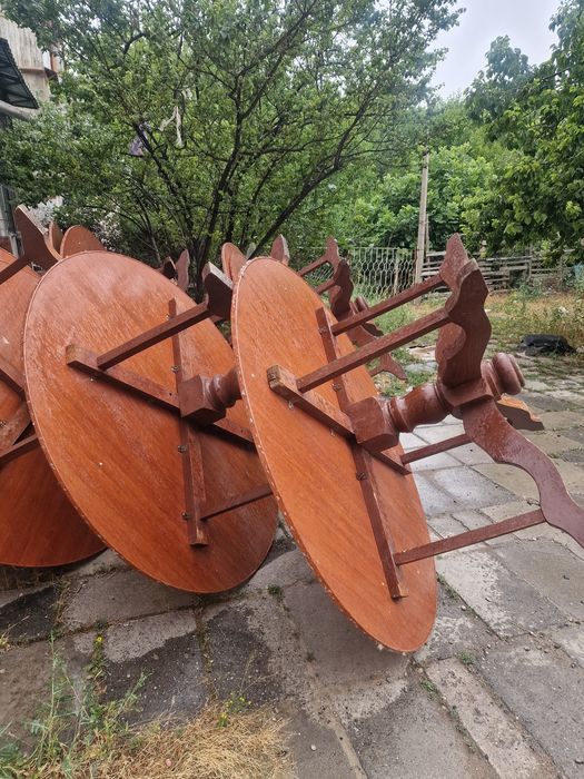 Stol mebelni sotiladi