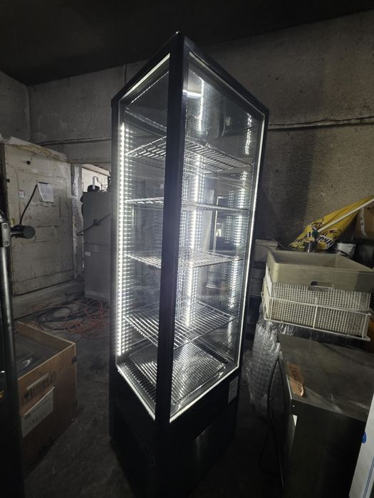Сладкарска хладилна витрина с LED осветление