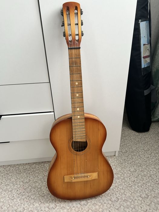 Гитара б/у 10 тыс