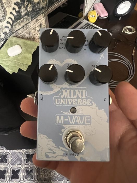 Gitara uchun kombik va mini rever
