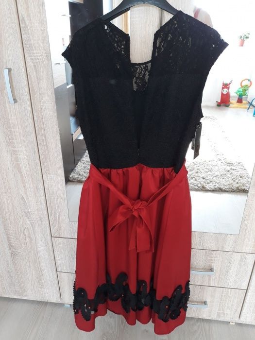 Transport gratuit! Rochie marimea M-L