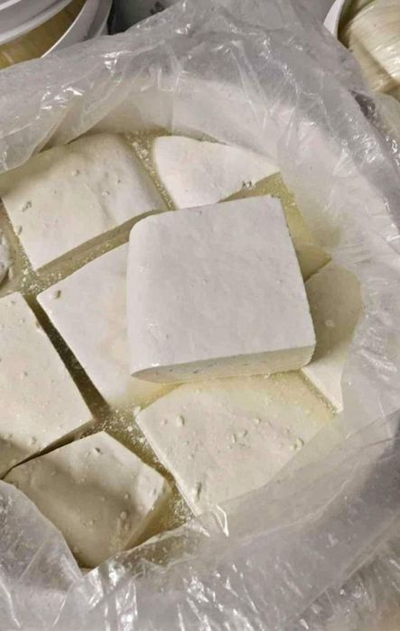 Telemea caș branza lactate