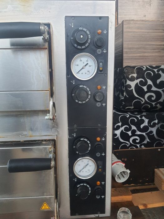 Cuptor electric de 8 pizza  Trifazic preț negociabil