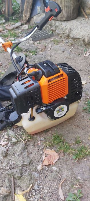 Motocoasă pe benzină 52cc, 2.2 kW – Tijă demontabilă | Puternică | Stare foarte bună
