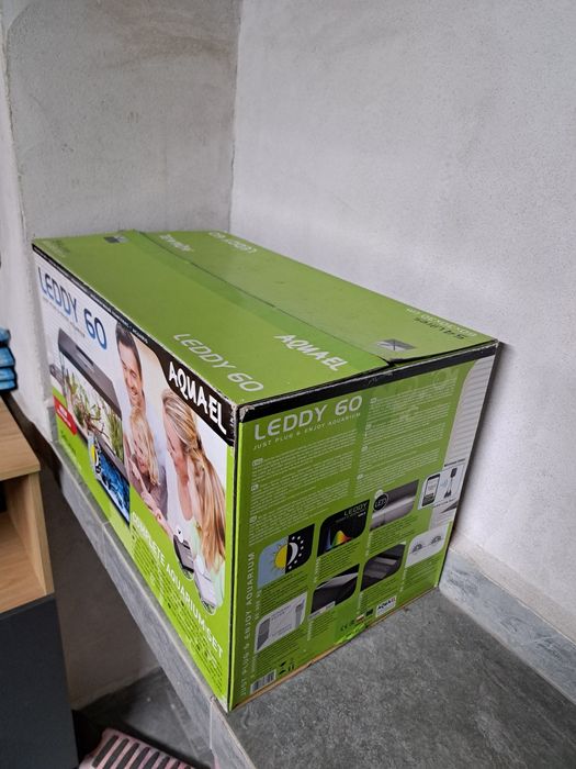 Аквариум 54л. с осветление и капак