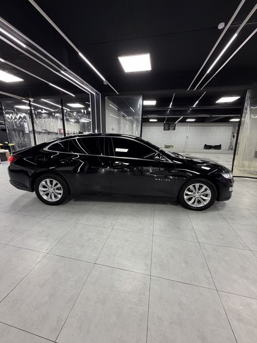 Malibu premier 2 turbo. Srochna sotiladi.