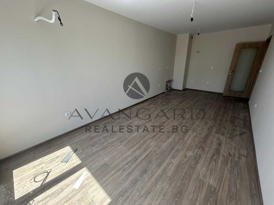 Продава се Двустаен апартамент в Пловдив, Кършияка - 74 кв.м за 1414 €/кв.м - Снимка #1