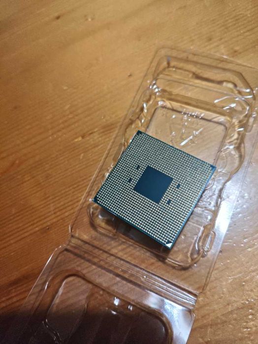 процесор AMD и дъно Gygabyte B450 AORUS ELITE