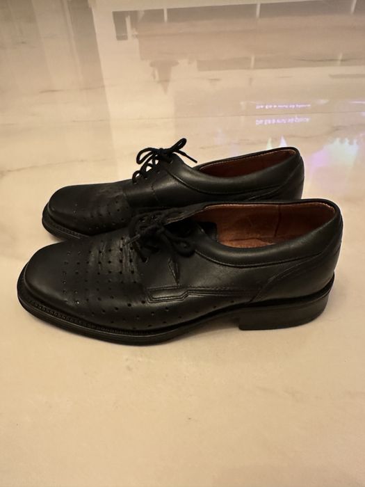 Vând Pantofi din piele, marimea 40
