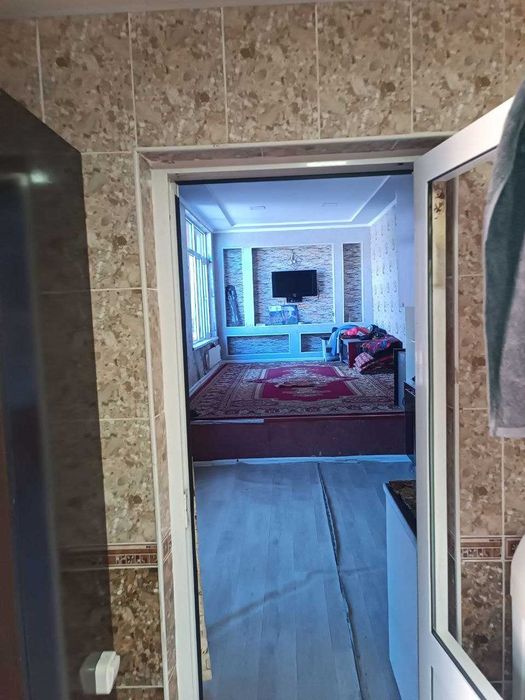 Hovli sotiladi Karmana Lola magazinni yonida