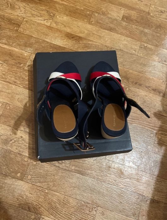 Sandale cu talpa ortopedica Tommy Hilfiger (noi nepurtati)