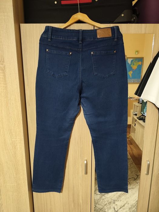 Дамски дънки номер XL
