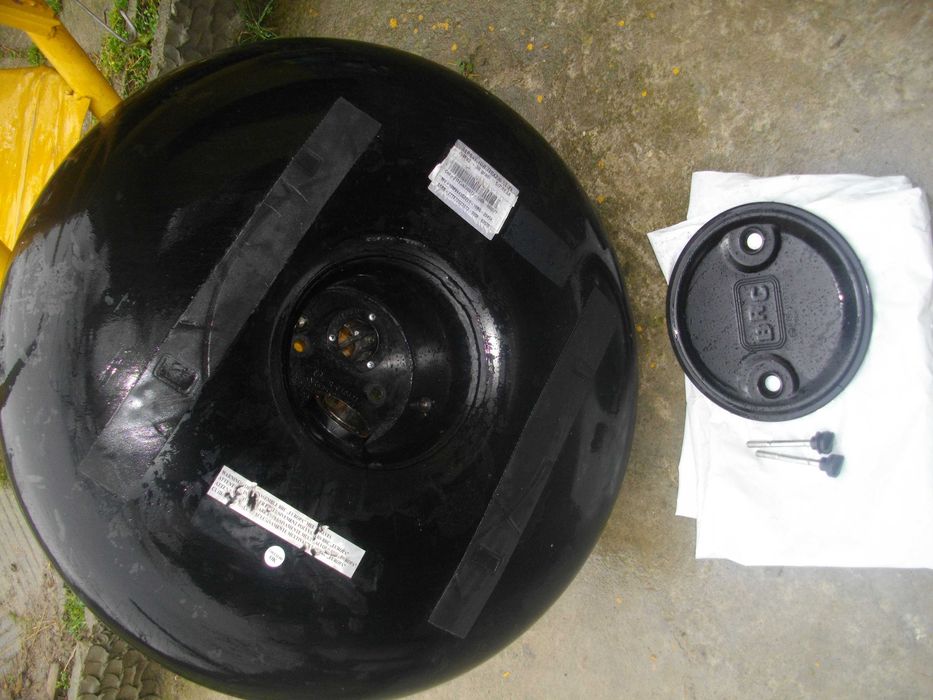 BRC-73 Литра Тороидална Оригинална Италианска Газова Бутилка С Капак