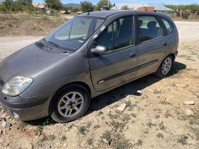 Рено Меган 1.9 дизел НА ЧАСТИ два работещи двигателя