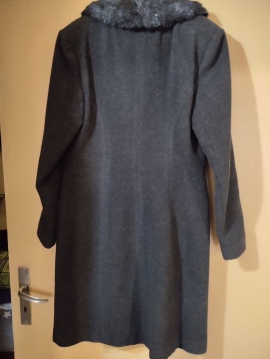Дамско елегантно вълнено палто