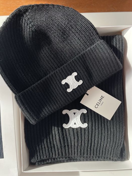 Дамски комплект шал и шапка