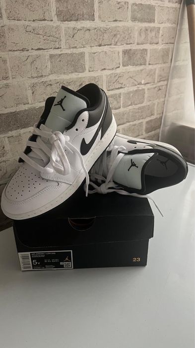 Air Jordan 1 Low Alb-Negru Damă