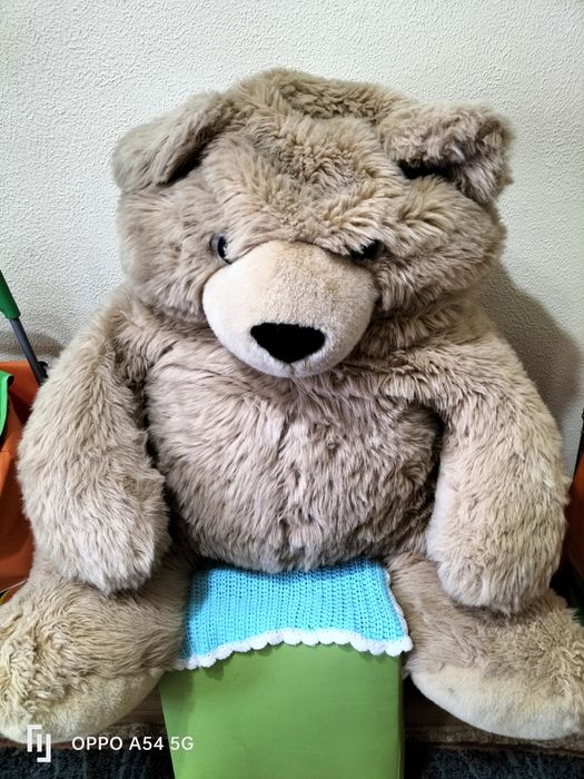 Ursuleț de pluș la 1,50 m