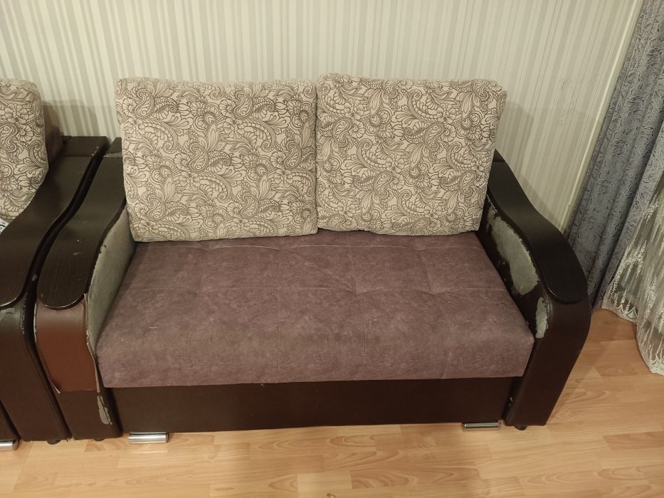 Продам диван срочно