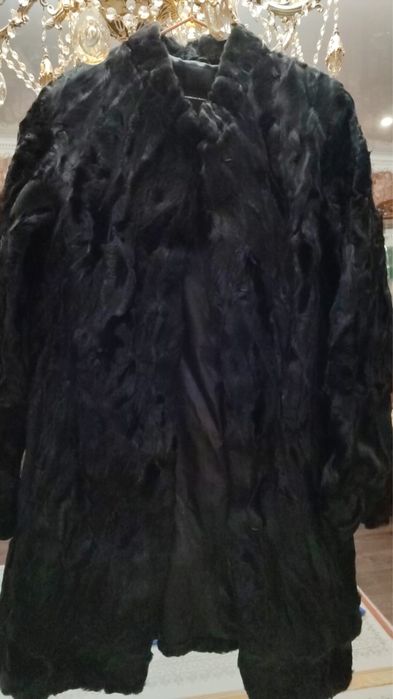 Продам каракулевую шубу