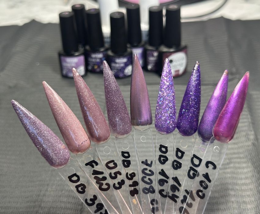 Малки гел лакове .