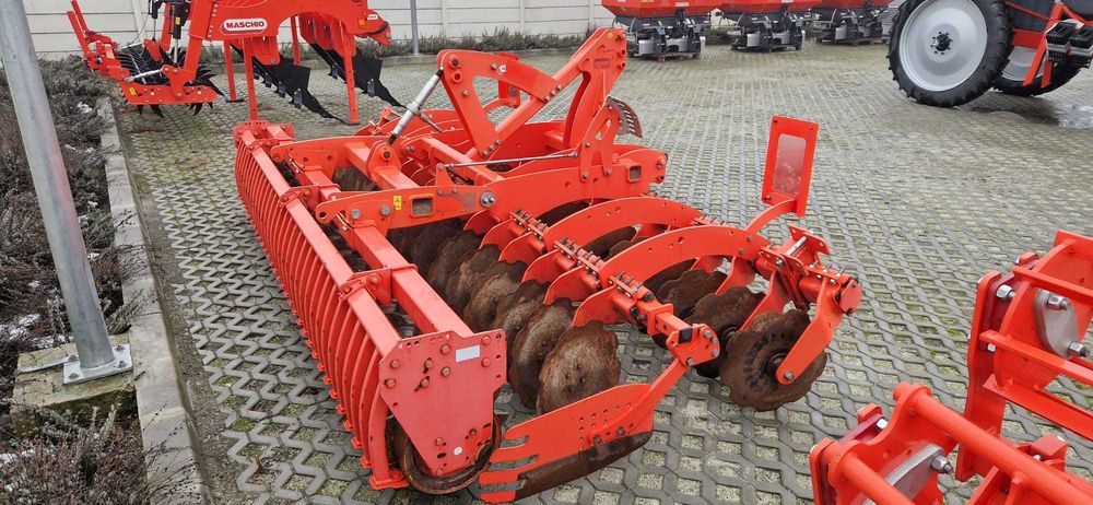 Grapă cu discuri Maschio Gaspardo VELOCE 400 cu tăvălug PACKER