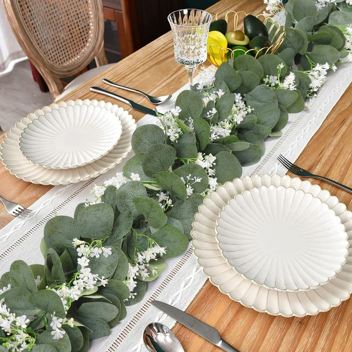 Декорация от евкалиптов гирлянд бели изкуствени цветя украса за сватба