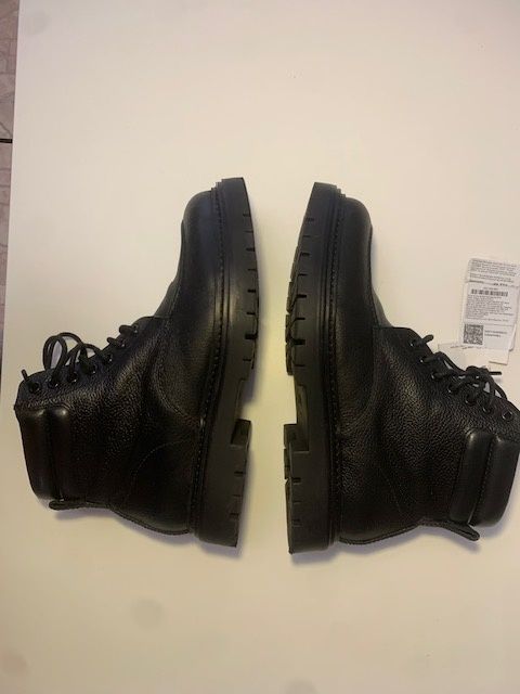 Ботинки кожанные 41 рр Zara