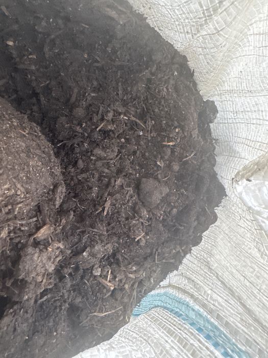 Продается навоз корови и конина в мешках,