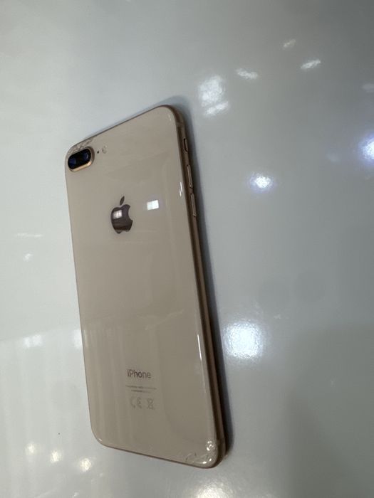 iPhone 8 Plus • Liber Retea