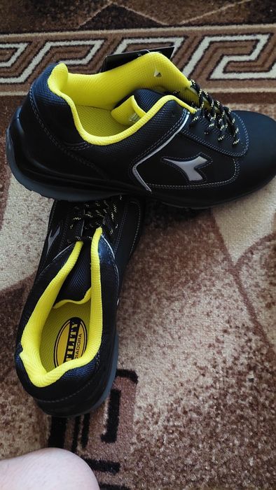 Работни обувки с метално бомбе Diadora