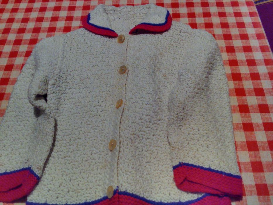 продавам стари детски дрехи