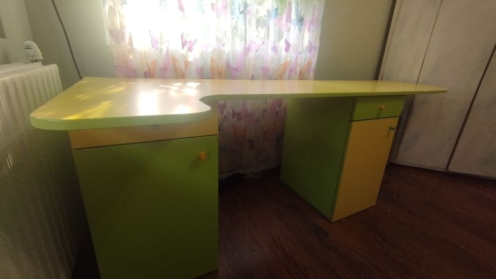 Детско бюро двойно