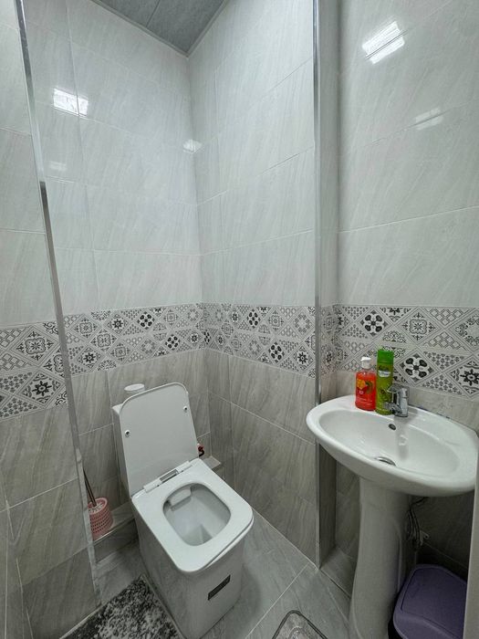 Tinchlik metro oldida qizlar,ayollarga sheriklikka arzon kvartira