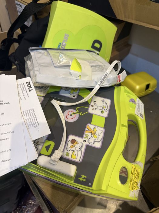 Zoll AED Plus defibrilator