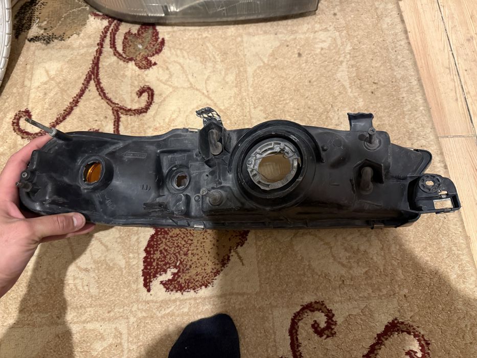 Продам фары на б3