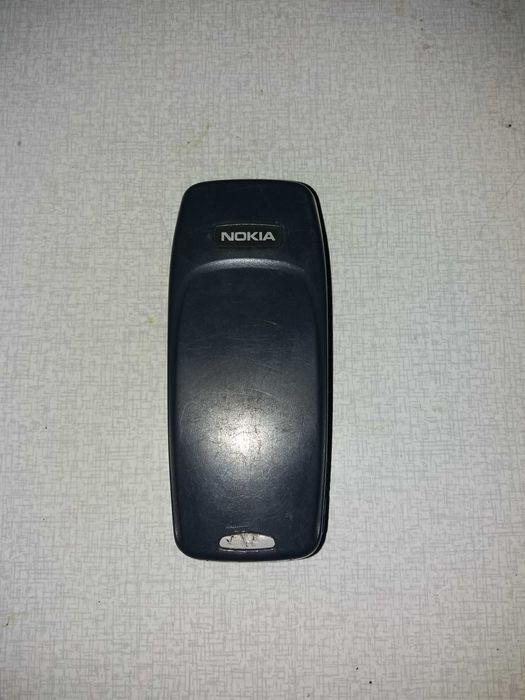 Продам сот телефон