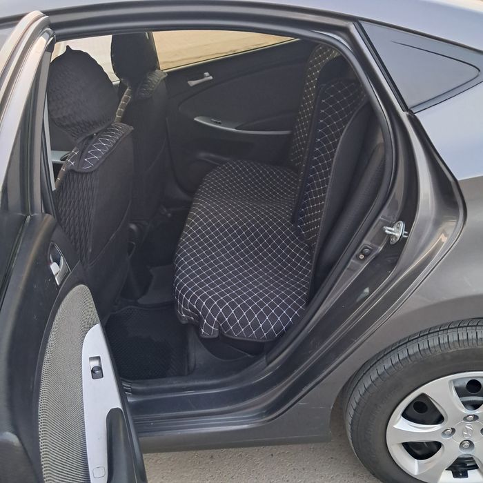 Хундай акцент  2013 год 1,6