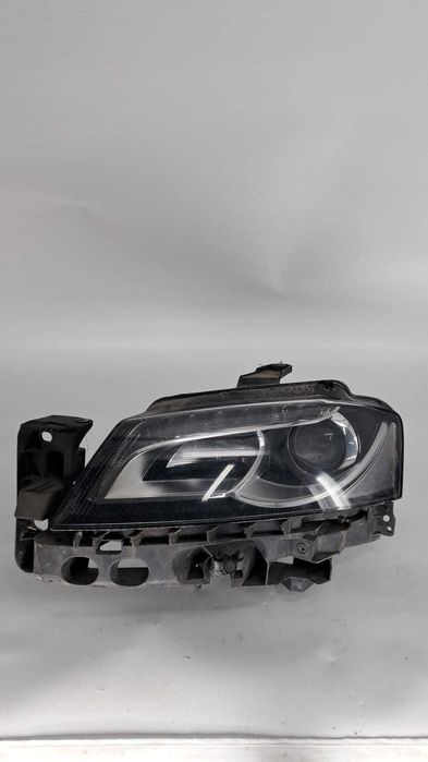 far stanga Audi A3 8P an 2009 cod 8P0941003BE