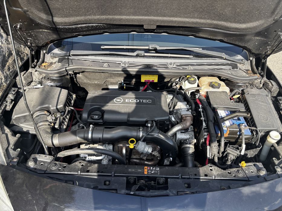 Opel Astra J 2011