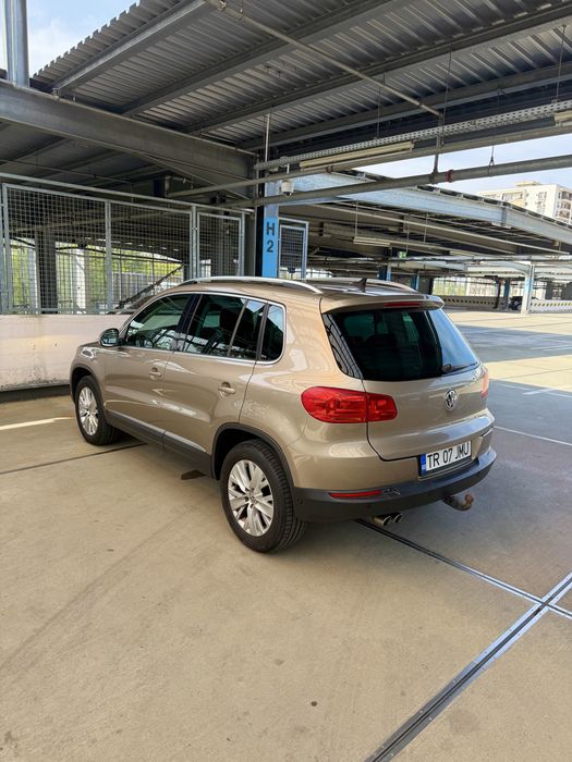 VW Tiguan 2.0 TDI 177 CP 4x4 • Bi-Xenon • Day Light LED • Climatronic • Senzori parcare • Scaune încălzite • Pilot automat • Park Assist • Proprietar