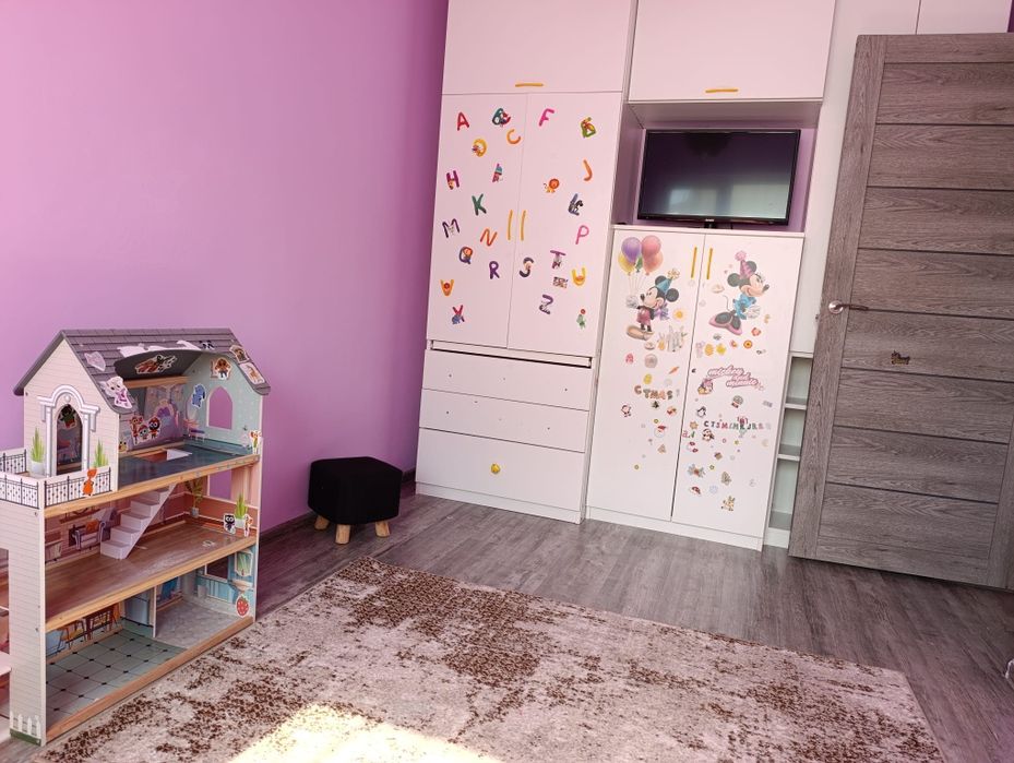 Inchiriez ap cu 3 cam, decomandat, Dambul Pietros