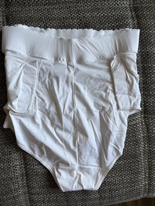 Стягащо бельо след раждане Chicco