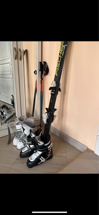 Лыжи с ботинками + палки