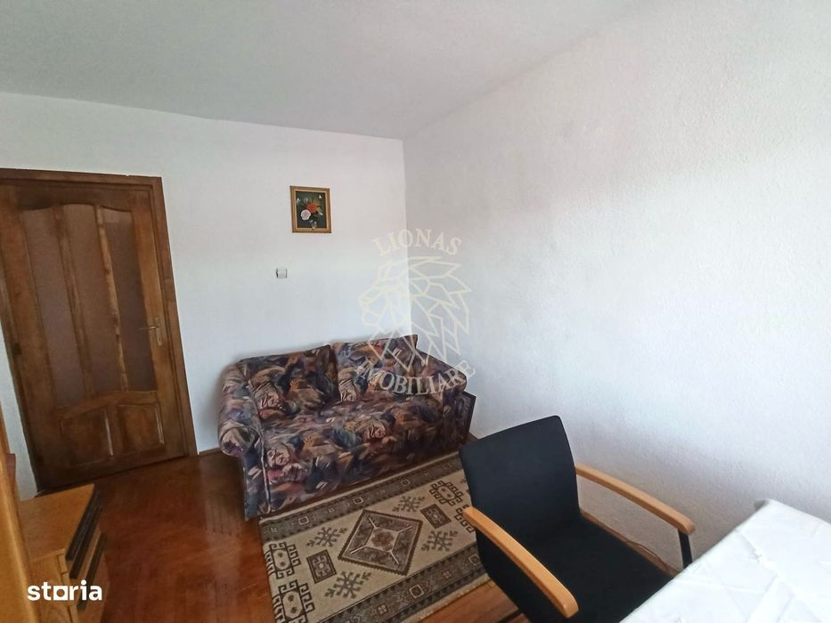 Apartament decomandat 3 camere 72 mp+spatiu depozitare 30 mp-Central