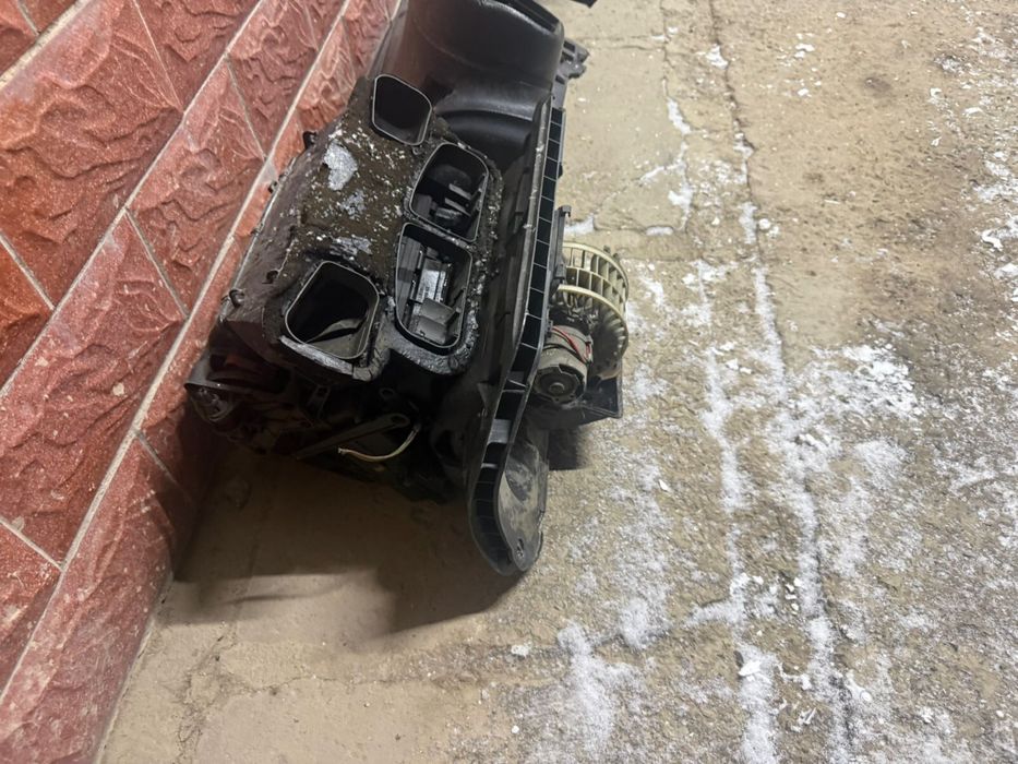 Балка в сборе, панель борода, диски все на Е36 BMW