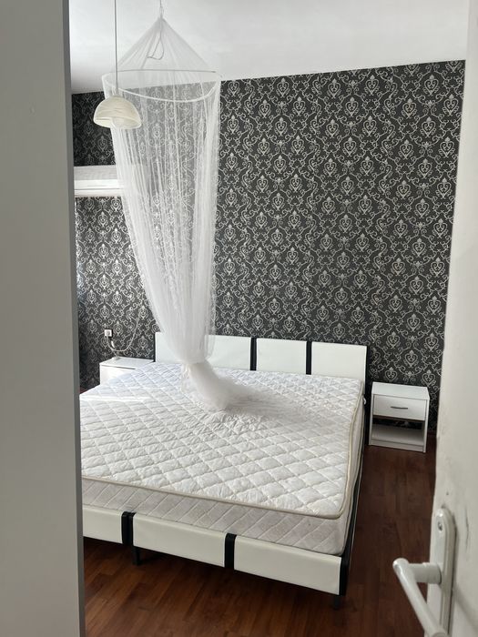 Дава се под наем Тристаен апартамент в Варна, Червен площад - 90 кв.м за 714 € - Снимка #3