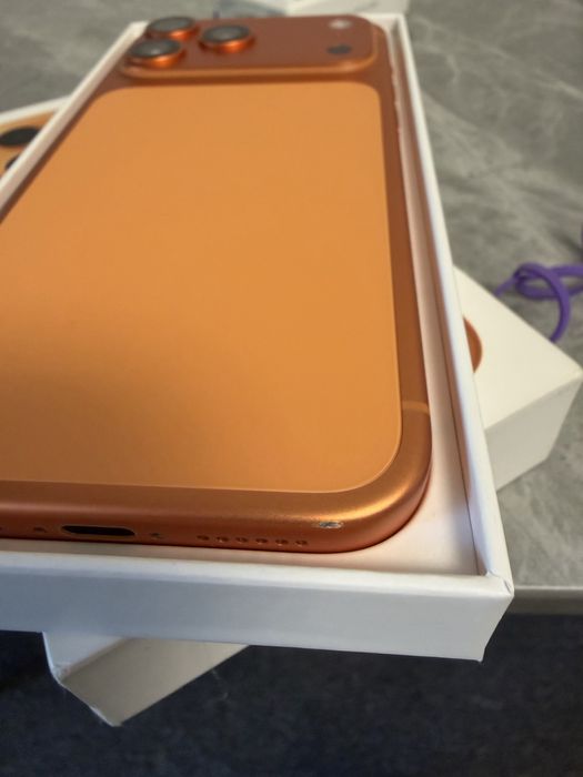Oferta ! Iphone 17 Pro Max 256 gb ! Baterie 100% ! Culoare frumoasa Orange ! Full box !