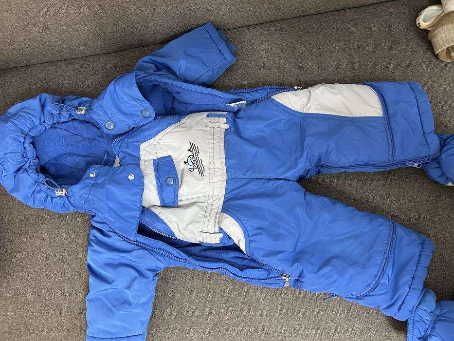 Продам комбинезоны детские