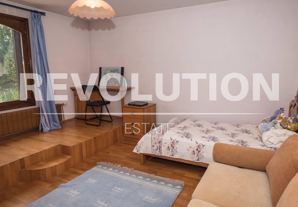 Дава се под наем Къща в с. Приселци, Област Варна - 300 кв.м за 2000 € - Снимка #4